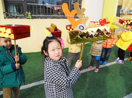 红黄蓝幼儿园元宵节文化活动 传递浓浓民俗味